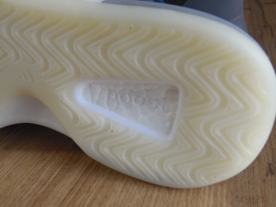 Нови! Adidas Yeezy Quantum Boost - 44,5 номер Оригинални!