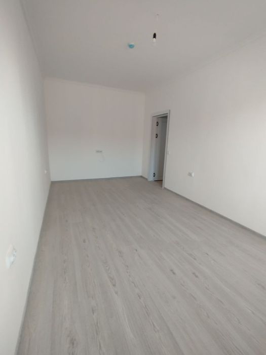 Новостройка 2 хонали  уй сотилади