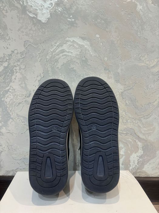 Продам школьные ботинки