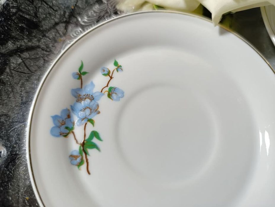 Прекрасен стар сервиз