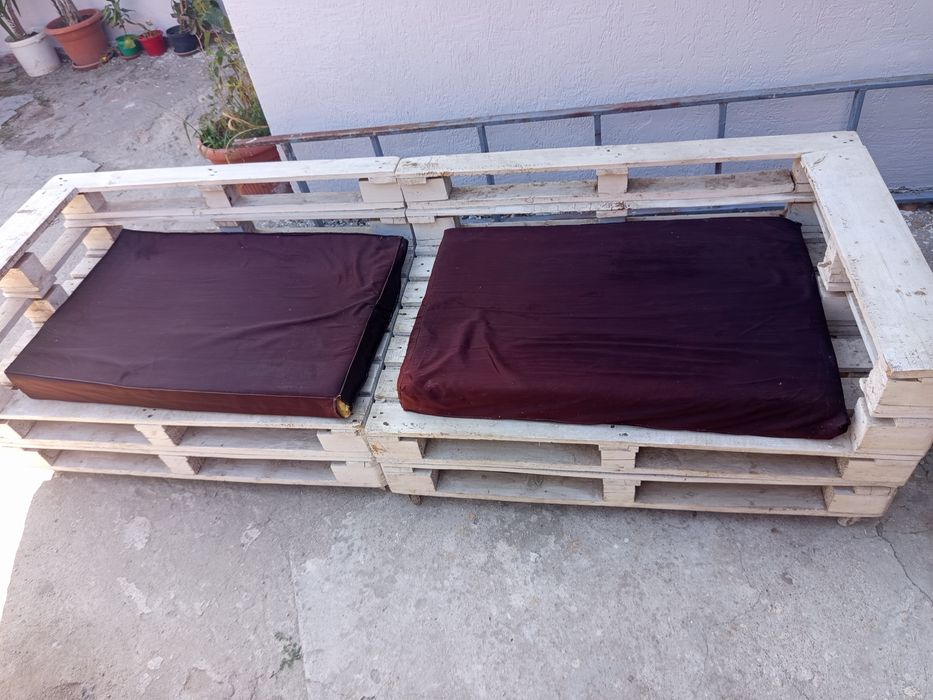 Canapea paleți cu pernute.lungime 240 cm