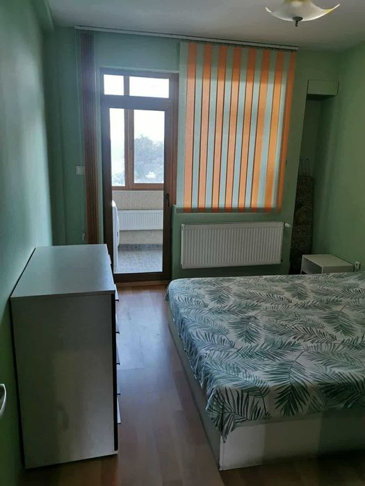 Двустаен обзаведен апартамент, кв. Вароша