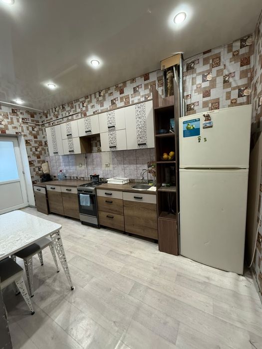 Продам 2 ком кв 50 м2 в районе Саяхат