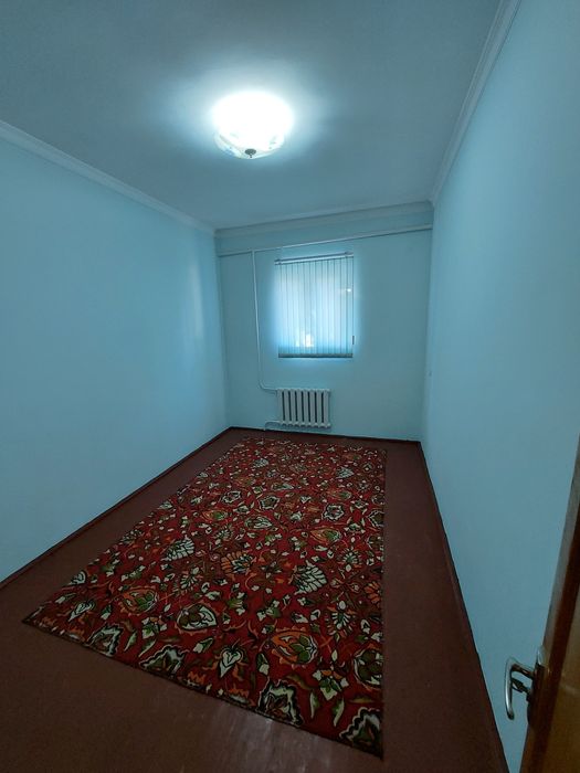 Урганч шахар марказида ховли жой гаражи билан ижарага берилади