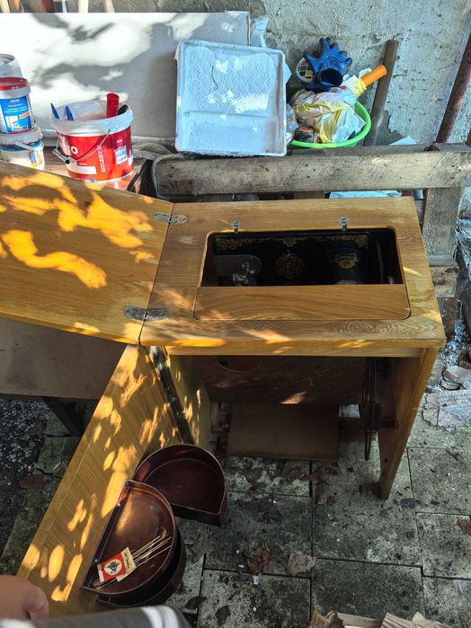 Две ретро шевни машини по 30 лв всяка