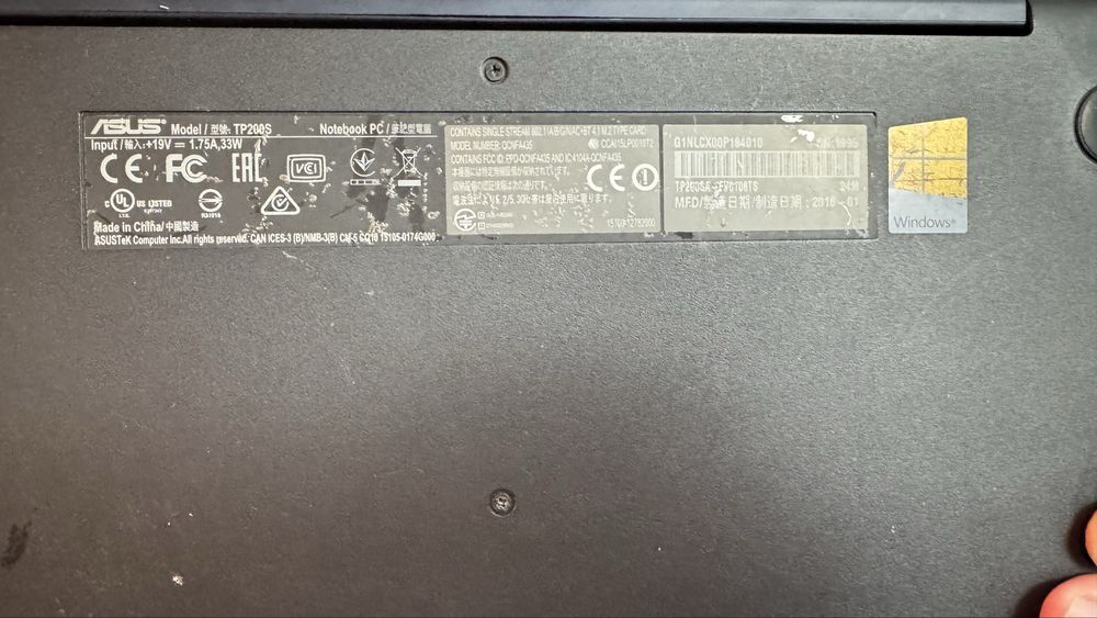 Продам ультрабук ASUS размер диагонали 13.