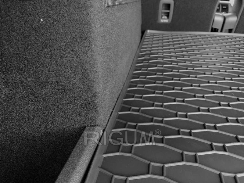 Гумени стелки или багажник VW TOURAN след 2015 г.