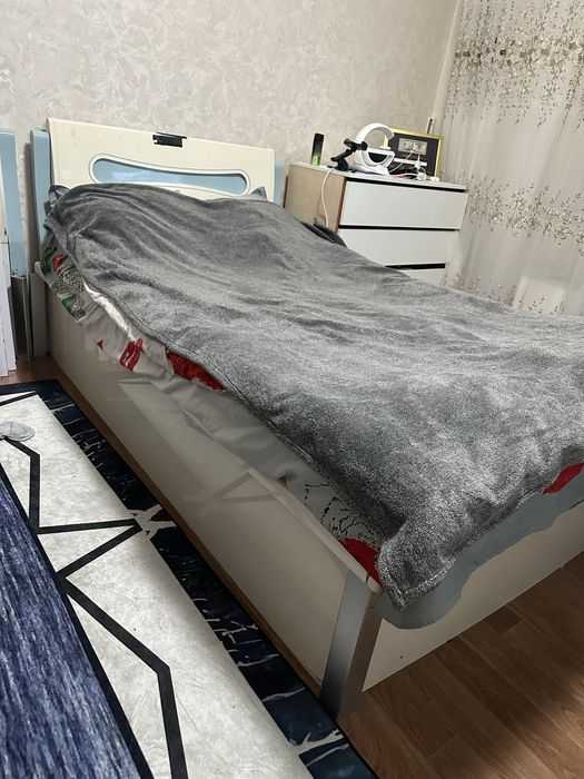 Продам шкаф и 2 кровати