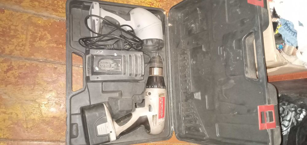 Продам шуруповерт   10000 тенге.