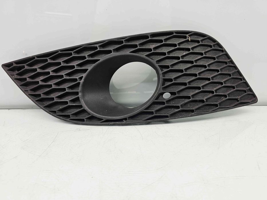 Grila proiector dreapta Seat Leon (1P1) [Fabr 2005-2011] Facelift 1P08