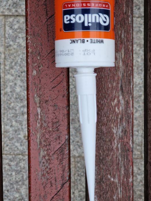 Vând silicon neutru pentru ferestre termopan