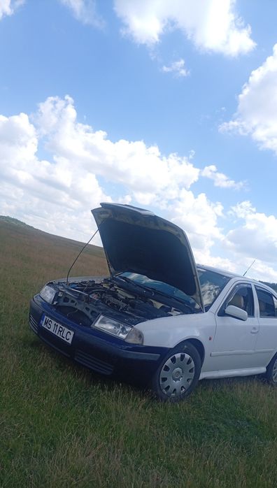Vănd mașina mașina merge impecabil