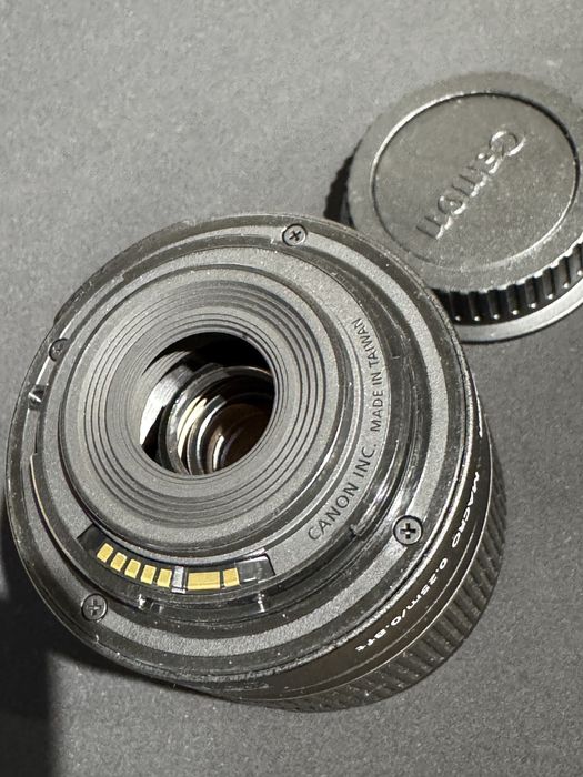 Объектив Canon 18/55