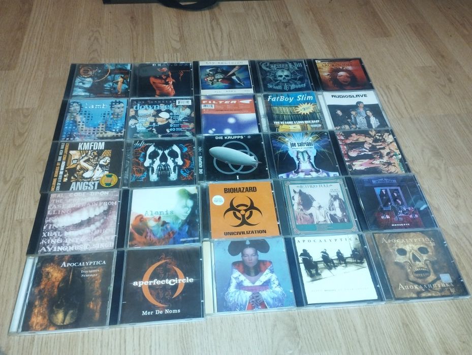 Колекция от 60 СД оригинални диска с музика