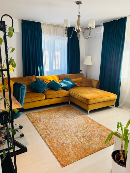 Vand apartament  3 camere