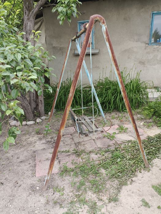 Детские качели, металлические.