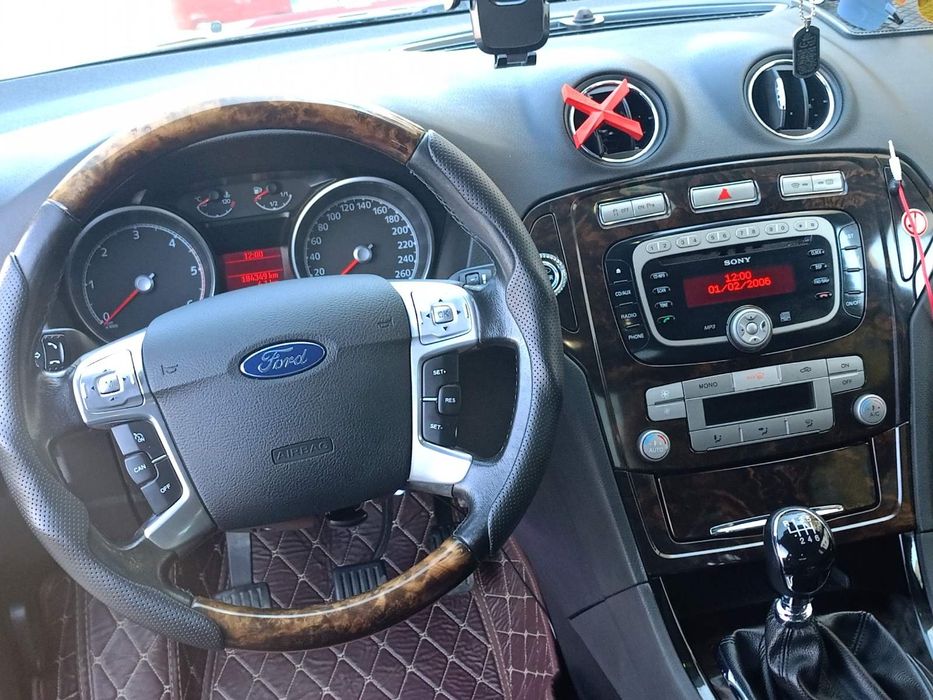 Форд мондео  топ състояние