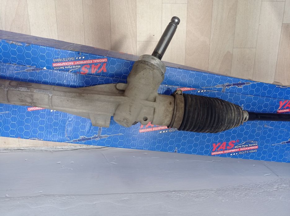 Продам рулевую  рейку б/у