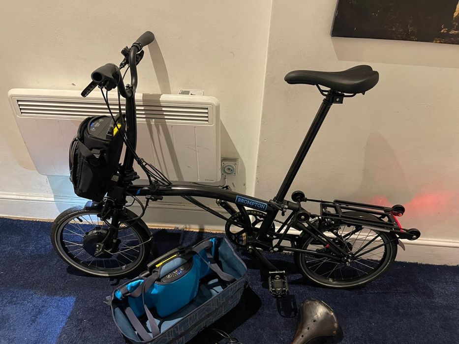 Bicicleta brompton electrica (6 viteze +accesorii)