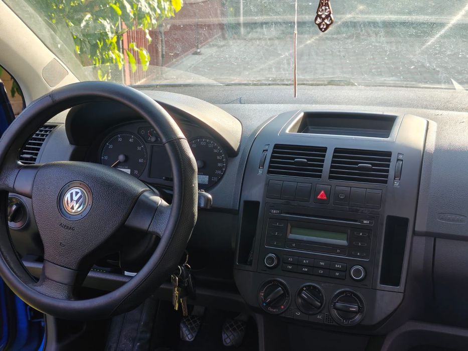 vând VW Polo 9n întreținut
