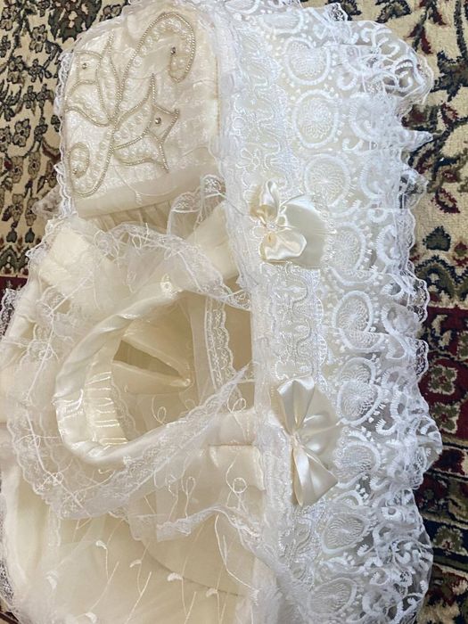 Продаю корзинку и конверт для выписки из роддома