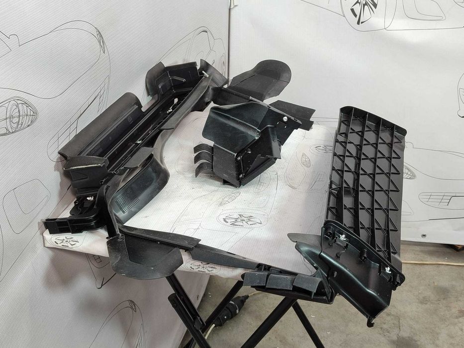 Set deflectoare / Ghidaje aer / Mască radiator Jeep Renegade COD: 52126085 2016 / [2014+] / (1C4)