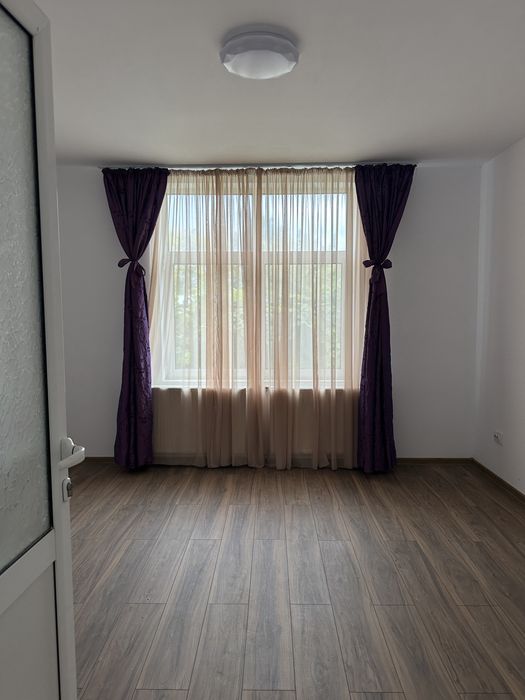 Apartament cu 3 camere de inchiriat