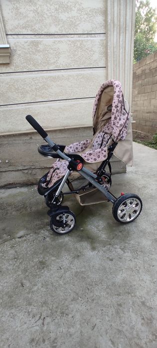 Продаётся коляска очень в хорошем состоянии