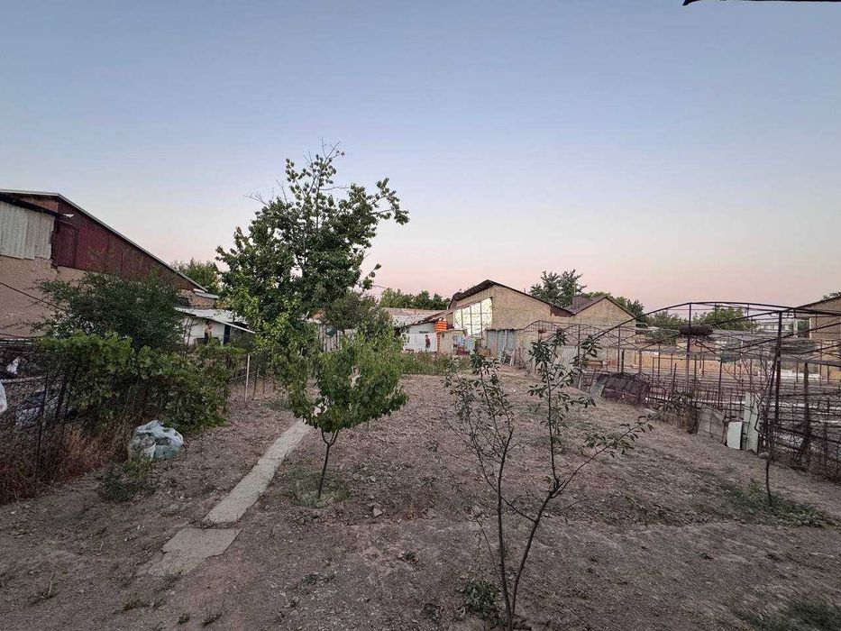 Земельный участок Юнусабад-12 квартал. 12 соток. фасад 22, глубина 55=