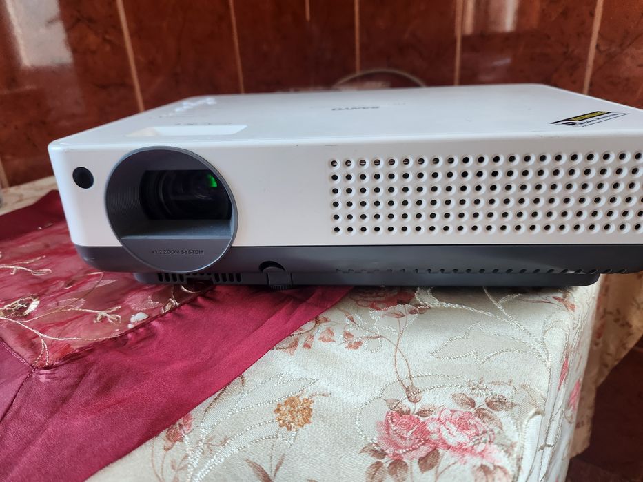 Vand video proector sanyo