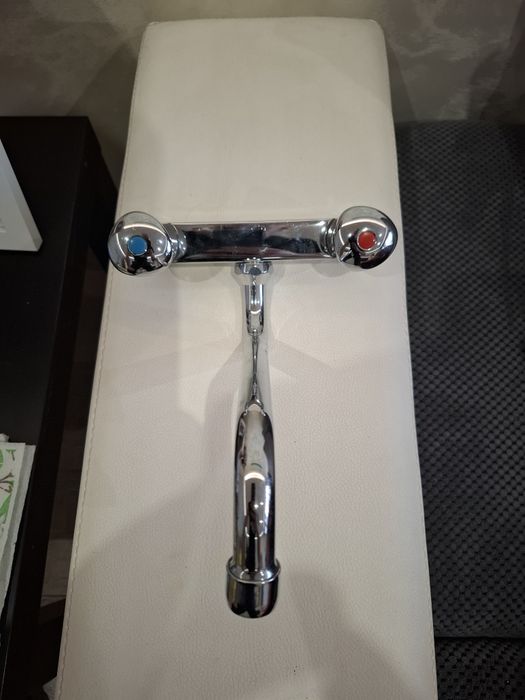 Български стенен смесител със S лебедка