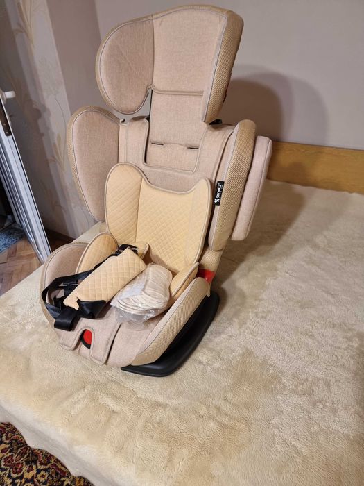 Продавам детско столче за автомобил "Lorelli" Premium