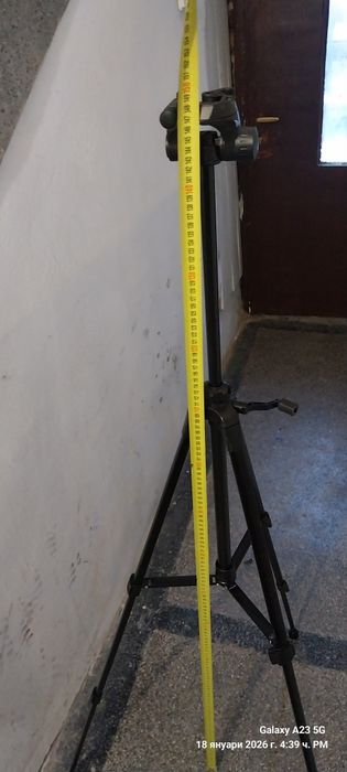 Трипод Стойка за цифров фотоапарат.