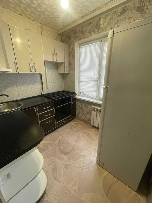 Продам 2 комн.квартиру на Молодежке