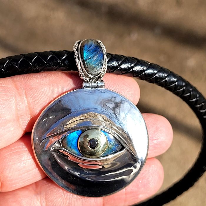 Глаз подвеска(чокер) из серебра