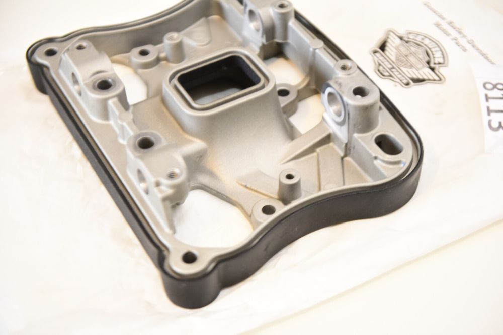 CAPAC CHIULOASA Harley Davidson Sportster 883 și 1200 Rocker Arm Box
