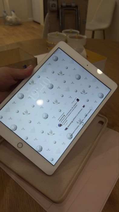 Продам Планшет Айпад 8 поколения