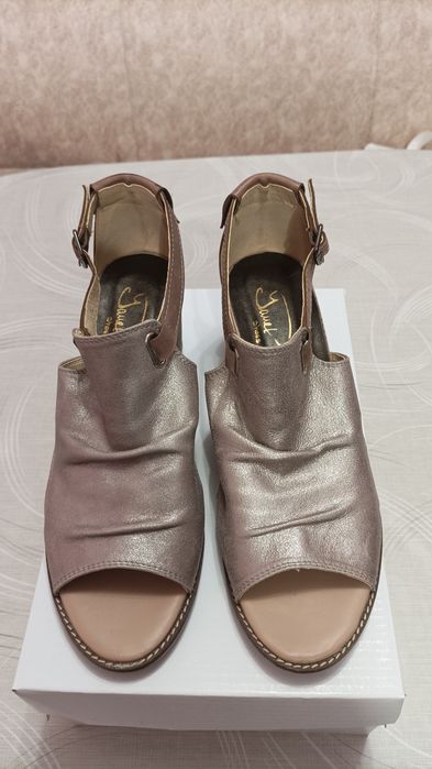 Нови дамски сандали от естествена кожа