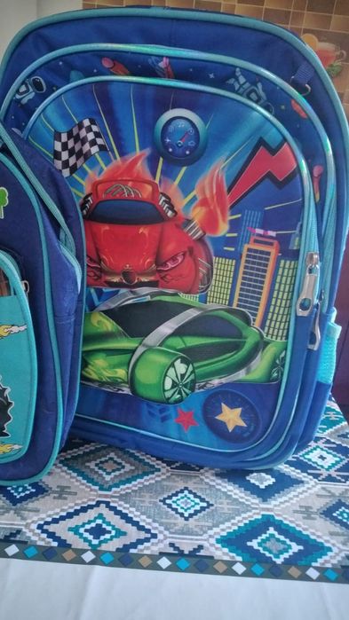 Школьные сумкий.