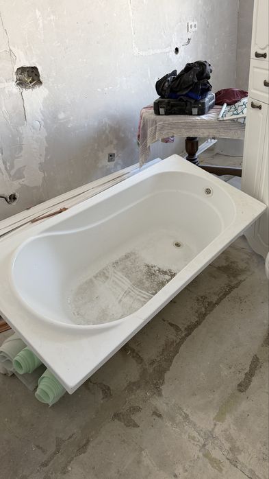 Продам ванну срочно