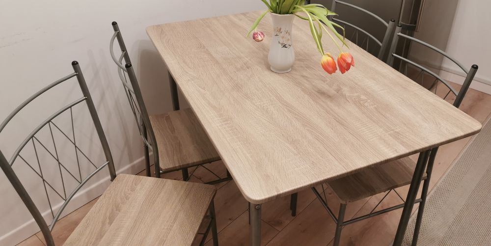 Masa dreptunghiulara +4 scaune