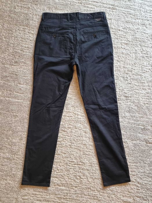 Pantaloni lungi Zara barbati, marimea 40, noi