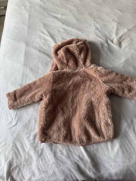 Jachetă pufoasă H&M cu urechiușe, roz pudrat, 68 cm