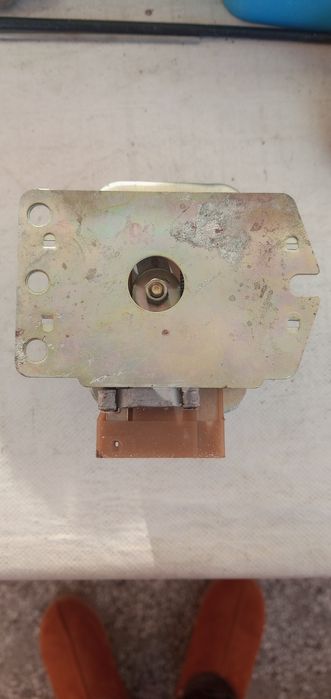 Стабилизатор на ток,220 волта.Реле за лада