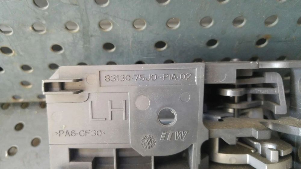 Maner interior stanga spate nissan pixo 8313075j0