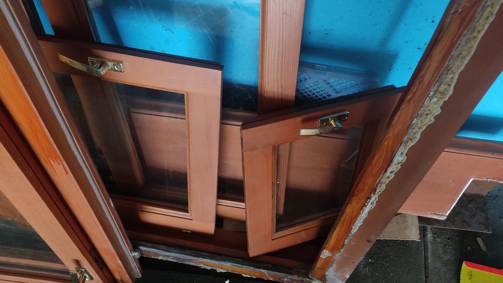 Оконная рама со стеклами