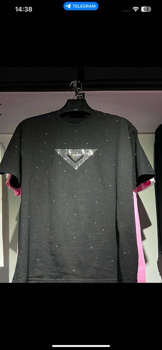 Продаются футболки женские