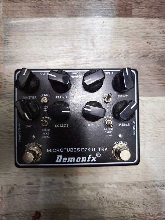 Продавам два китарни/бас ефекта – перфектно състояние