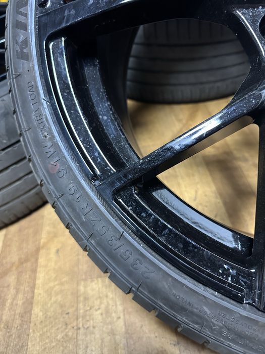 Лети джанти Голф 8 с Гуми 19х8J 235/35/19