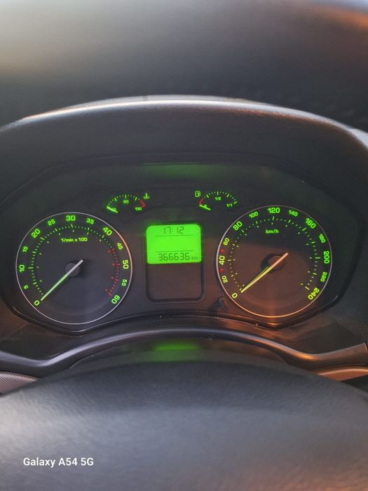Skoda Octavia 2  2.0 TDI 140 cai bkd impecabil